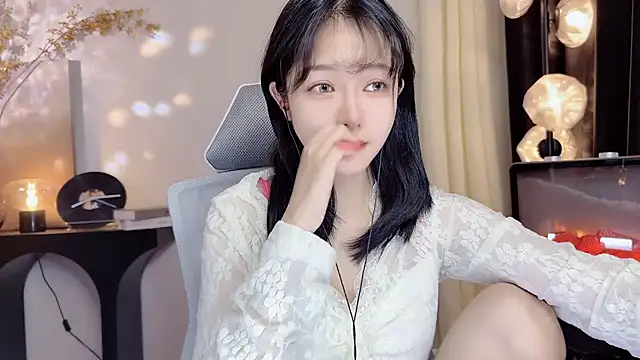 xiaodaibabyy online show from January 31, 2025, 3:11 pm