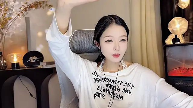xiaodaibabyy online show from February 10, 2025, 1:22 pm
