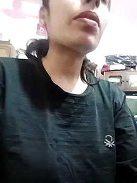 Snapshot of InLero chatting on February 19, 2025, 8:33 am InLero online show from February 19, 2025, 8:33 am