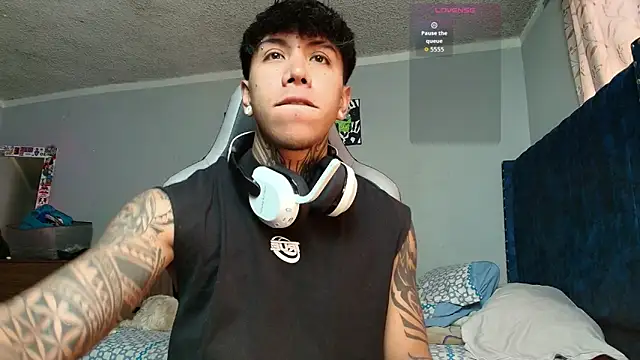 Nickhot0609 online show from October 13, 2025, 5:25 pm