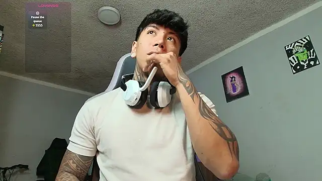 Nickhot0609 online show from October 16, 2025, 1:58 am