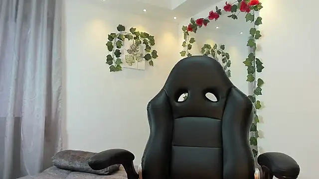 Electraa fox online show from February 12, 2025, 12:12 pm