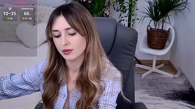 Sophie Enzo online show from November 11, 2025, 9:53 pm