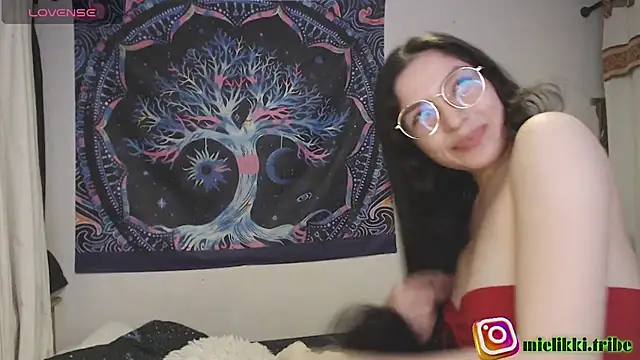 mielikki001 online show from June 25, 2026, 12:08 am
