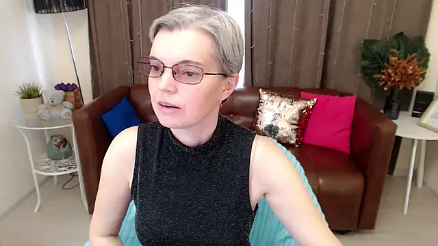 Snapshot of Cutie_Erikaa1 chatting on February 26, 2025, 5:57 am Cutie Erikaa1 online show from February 26, 2025, 5:57 am