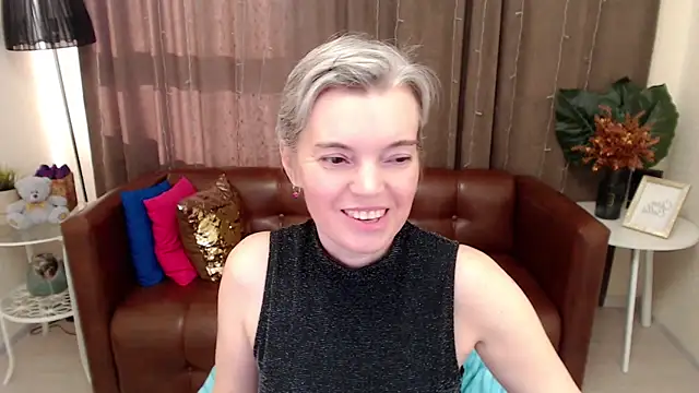 Snapshot of Cutie_Erikaa1 chatting on February 23, 2025, 5:34 am Cutie Erikaa1 online show from February 23, 2025, 5:34 am