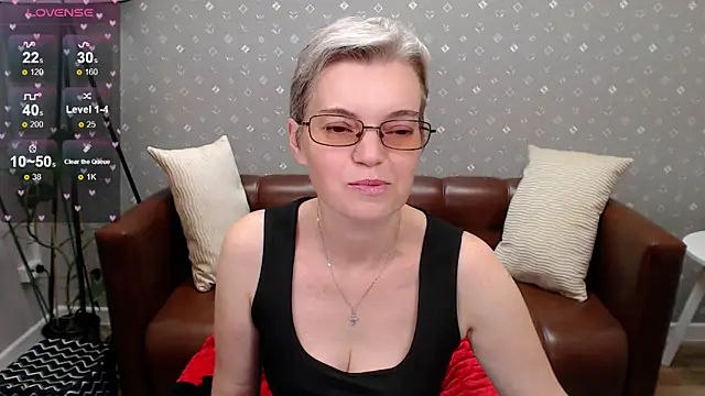 Snapshot of Cutie_Erikaa1 chatting on October 10, 2025, 3:07 am Cutie Erikaa1 online show from October 10, 2025, 3:07 am