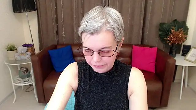 Snapshot of Cutie_Erikaa1 chatting on February 26, 2025, 2:52 am Cutie Erikaa1 online show from February 26, 2025, 2:52 am