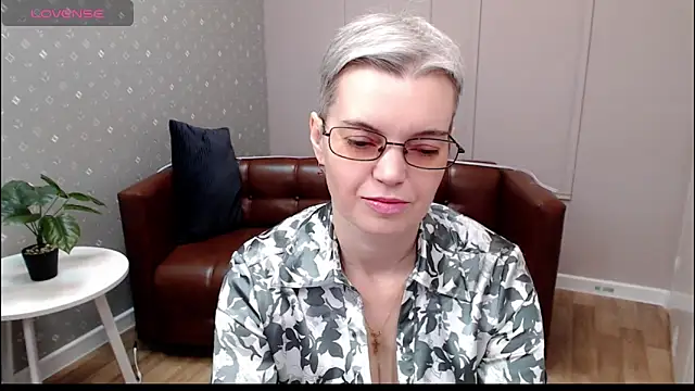 Cutie Erikaa1 online show from December 18, 2025, 2:16 am