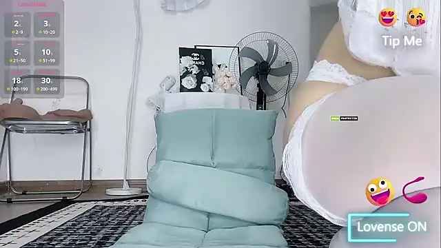 Snapshot of momo-5952 chatting on October 21, 2025, 3:00 pm momo-5952 online show from October 21, 2025, 3:00 pm