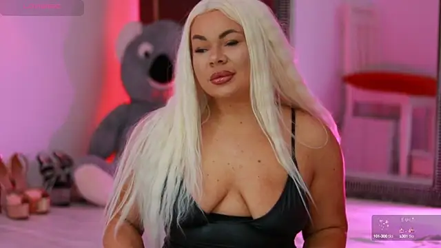 Snapshot of MissLilaa chatting on March 14, 2025, 5:24 pm MissLilaa online show from March 14, 2025, 5:24 pm