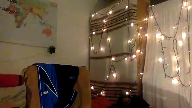 TowaFreespirit online show from December 4, 2024, 9:40 pm