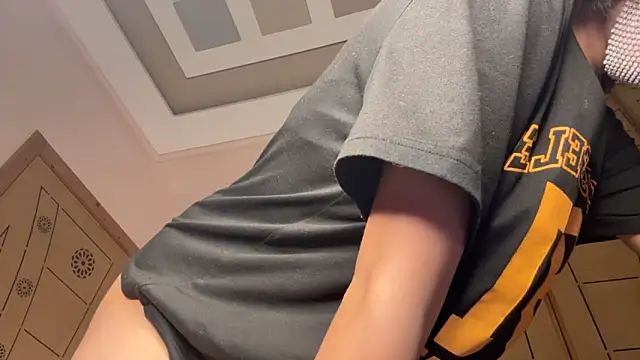 Snapshot of sexy_kaaylie chatting on November 24, 2025, 3:06 am sexy kaaylie online show from November 24, 2025, 3:06 am