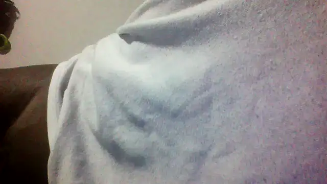 Snapshot of Cesar2501_ chatting on October 18, 2025, 8:22 pm Cesar2501 online show from October 18, 2025, 8:22 pm