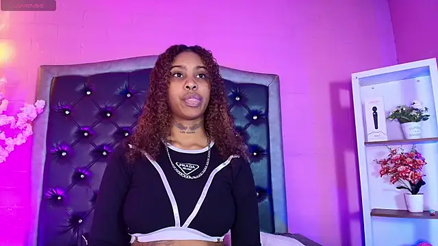 Snapshot of Triipsy chatting on December 22, 2025, 7:36 pm Triipsy online show from December 22, 2025, 7:36 pm