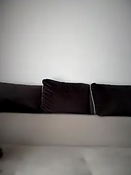 LaraVegas  online show from October 16, 2025, 7:05 am