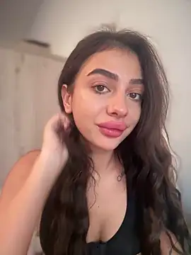 LaraVegas  online show from November 21, 2025, 8:35 am