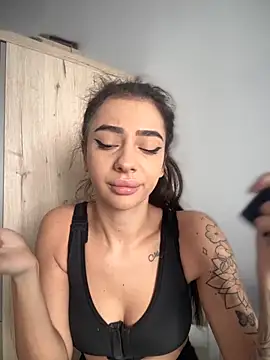 LaraVegas  online show from November 18, 2025, 8:17 am