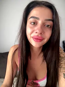 LaraVegas  online show from November 3, 2025, 8:18 am