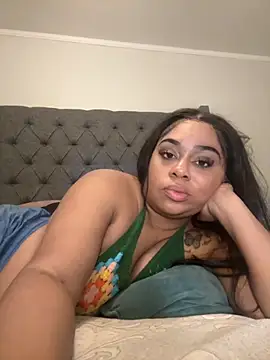 Snapshot of camiliaskye chatting on December 5, 2025, 6:56 am camiliaskye online show from December 5, 2025, 6:56 am