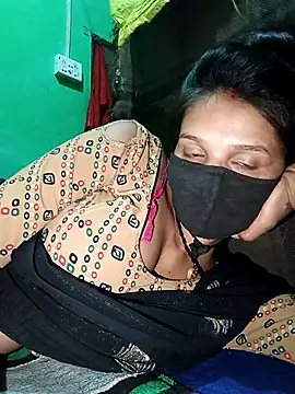 Hoty girl 143 online show from March 13, 2026, 4:56 pm