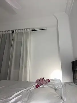 IamCrystal2 online show from April 5, 2026, 2:18 am