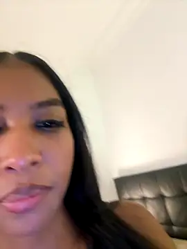 IamCrystal2 online show from November 28, 2025, 12:44 am