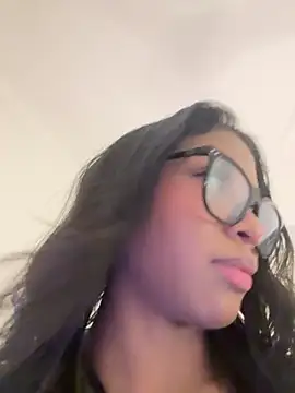 IamCrystal2 online show from December 23, 2025, 3:39 am