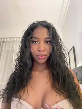 IamCrystal2 online show from May 15, 2026, 11:14 pm