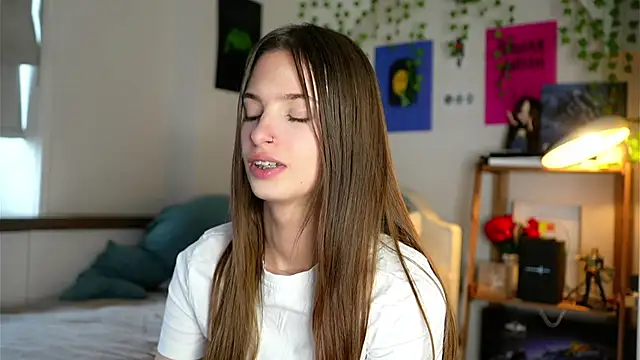 EvaLung777 online show from April 15, 2026, 8:42 am