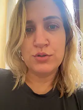 Snapshot of Bia_sexynovaes chatting on September 24, 2025, 11:28 am Bia sexynovaes online show from September 24, 2025, 11:28 am