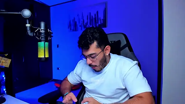 Snapshot of BrunoD31 chatting on October 14, 2025, 3:29 am BrunoD31 online show from October 14, 2025, 3:29 am