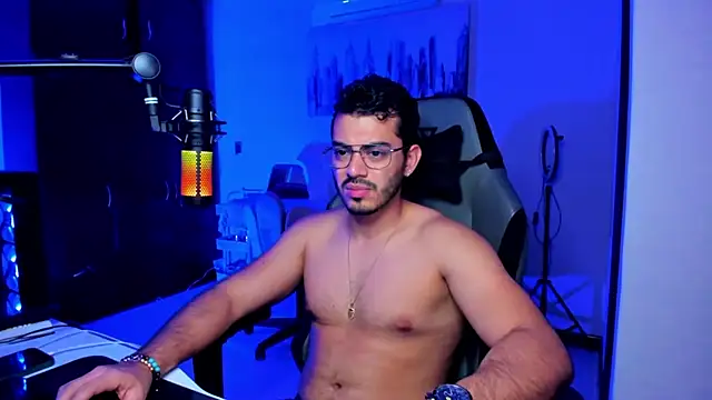 Snapshot of BrunoD31 chatting on November 15, 2025, 10:36 pm BrunoD31 online show from November 15, 2025, 10:36 pm