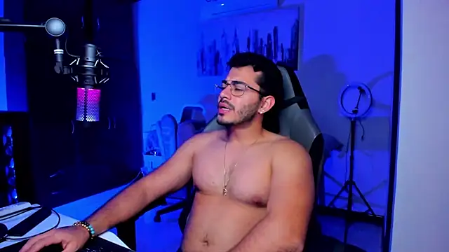 Snapshot of BrunoD31 chatting on November 18, 2025, 3:43 am BrunoD31 online show from November 18, 2025, 3:43 am