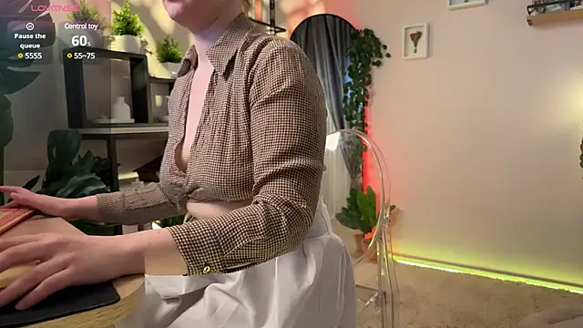 Snapshot of Lella_Ryann_ chatting on March 12, 2025, 7:25 pm Lella Ryann online show from March 12, 2025, 7:25 pm