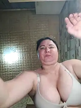 Snapshot of Holly-69 chatting on November 20, 2025, 11:44 am Holly-69 online show from November 20, 2025, 11:44 am