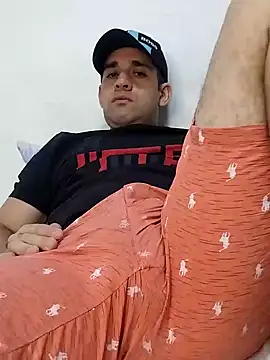 CRISTHIAN GREY01 online show from January 15, 2025, 2:17 am