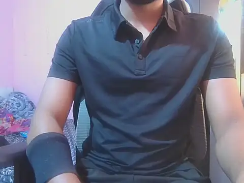 KissesBoyAD online show from December 5, 2025, 8:39 pm