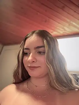 imlindapink online show from October 24, 2025, 5:34 pm