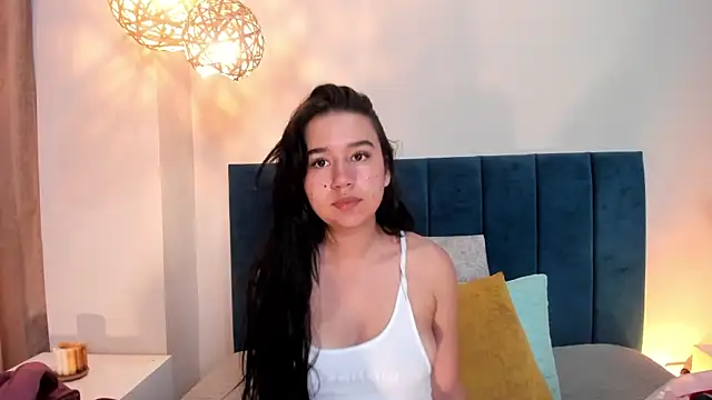 Snapshot of LaraGoldd chatting on February 24, 2026, 12:44 am LaraGoldd online show from February 24, 2026, 12:44 am