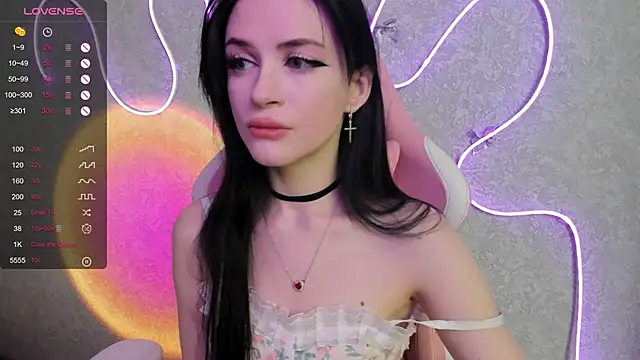 Molly Crystall online show from July 12, 2026, 3:18 am
