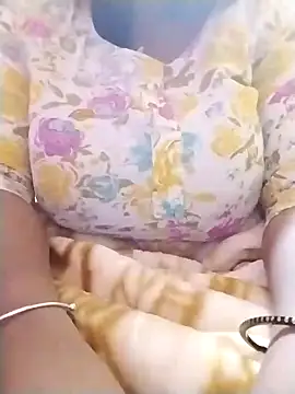 delhi gril online show from December 6, 2024, 4:52 am