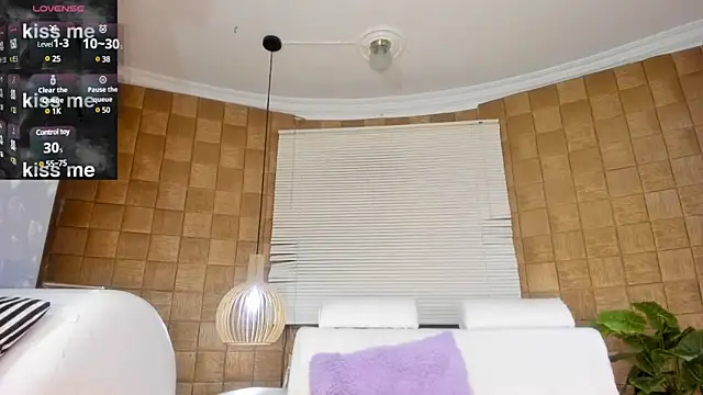 TOWERS21  online show from January 18, 2025, 11:22 pm