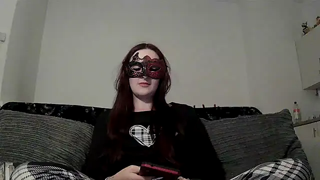 LexiSnowUK online show from July 6, 2026, 8:33 pm