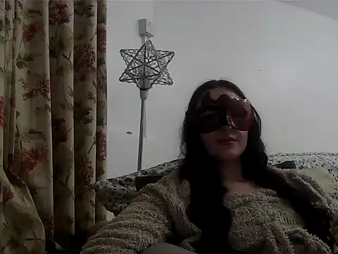 LexiSnowUK online show from February 2, 2026, 9:58 pm