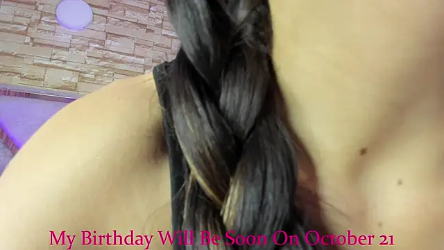  jade white  online show from September 13, 2025, 1:11 pm