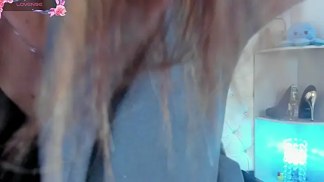  jade white  online show from March 13, 2025, 12:35 pm