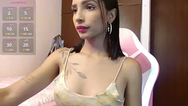 AnnitaSerna  online show from December 26, 2024, 10:41 pm