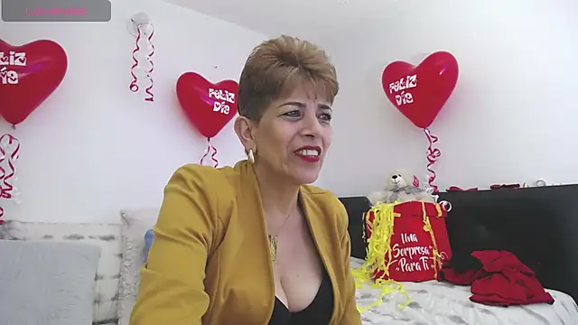 Snapshot of Angelina_Stone_65 chatting on February 14, 2025, 3:22 am Angelina Stone 65 online show from February 14, 2025, 3:22 am