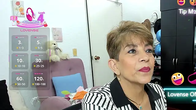 Snapshot of Angelina_Stone_65 chatting on September 30, 2025, 11:11 pm Angelina Stone 65 online show from September 30, 2025, 11:11 pm